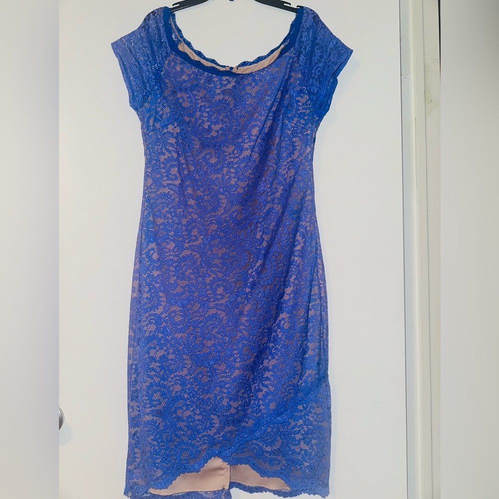 Bisou Bisou beautiful dress blue with beige size 12- made in Vietnam - 94% Nylon